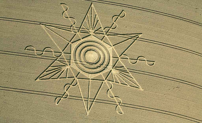 Illustration for article titled The Most Astonishing Crop Circle Artworks of 2014